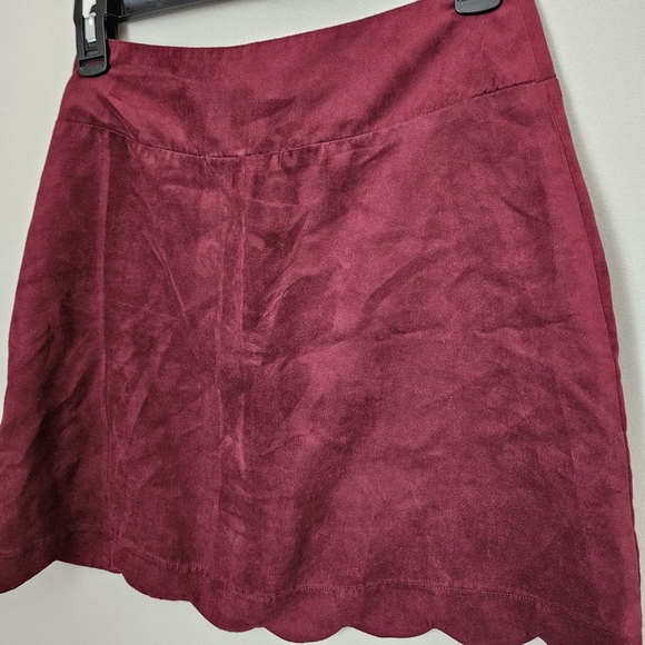 Xhilaration Skirt Burgundy Red Suede Buttons Front Scallop Hem Mini Casual - Picture 5 of 11
